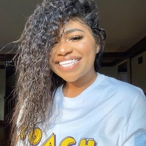 Meet your Posher, Reyna